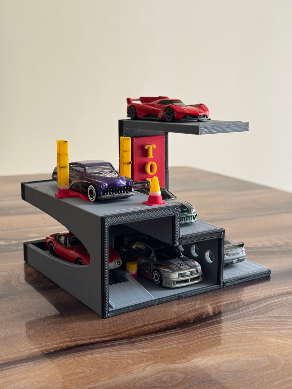 TOYO Garage Diorama (1:64 Scale)