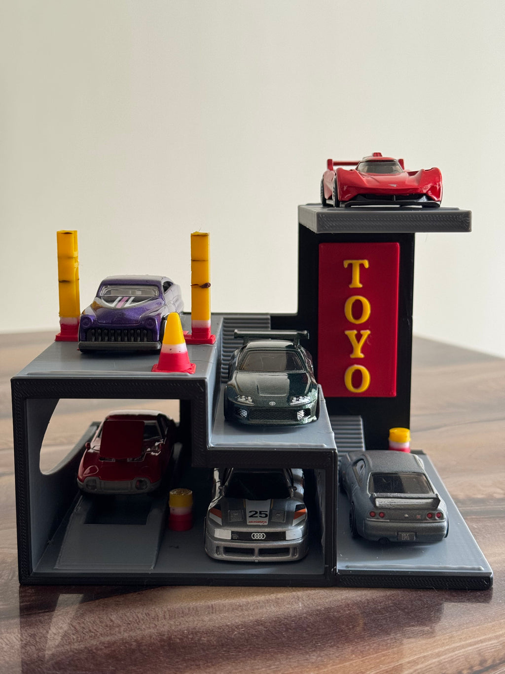 TOYO Garage Diorama (1:64 Scale)
